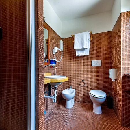 E-Room 42 Рим Екстериор снимка